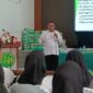 General Manajer KSPPS Kopsim NU Batang, Muhammad Busro memberikan sambutan usai mengukuhkan kepengurusan baru di Gedung PCNU Batang, Kabupaten Batang.
