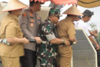 Panen Raya Padi di Kampar Dihadiri Wamentan, HKTI Riau Resmi Dilantik