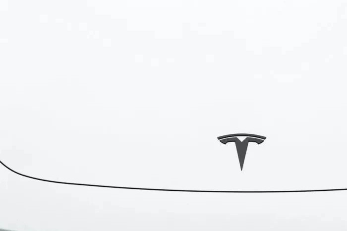 Mobil Listrik Tesla