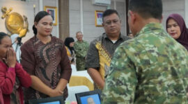 Panglima TNI Datangi Keluarga 23 Marinir Gugur, Janji Kawal Masa Depan