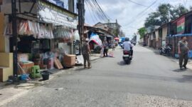Pemkot Tangerang Tertibkan Puluhan Spanduk Liar Di Jalan Wahid Hasyim Dan Taman Asri Lama