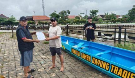 Empat Perahu Baru Dorong Tradisi Lomba Dayung Lebaran di Batang