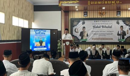 SMKN 1 Warungasem, Kabupaten Batang menggelar Halal Bi Halal dengan mengundang guru pendiri.
