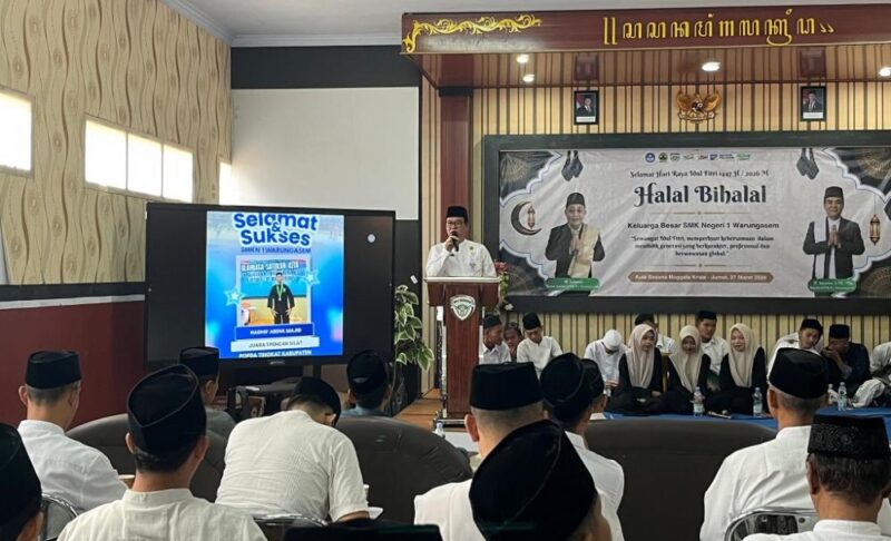 SMKN 1 Warungasem, Kabupaten Batang menggelar Halal Bi Halal dengan mengundang guru pendiri.