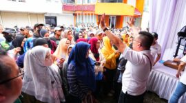 Spektakuler Agape 2 Meruya Selatan, Seribu Paket Sembako Ludes